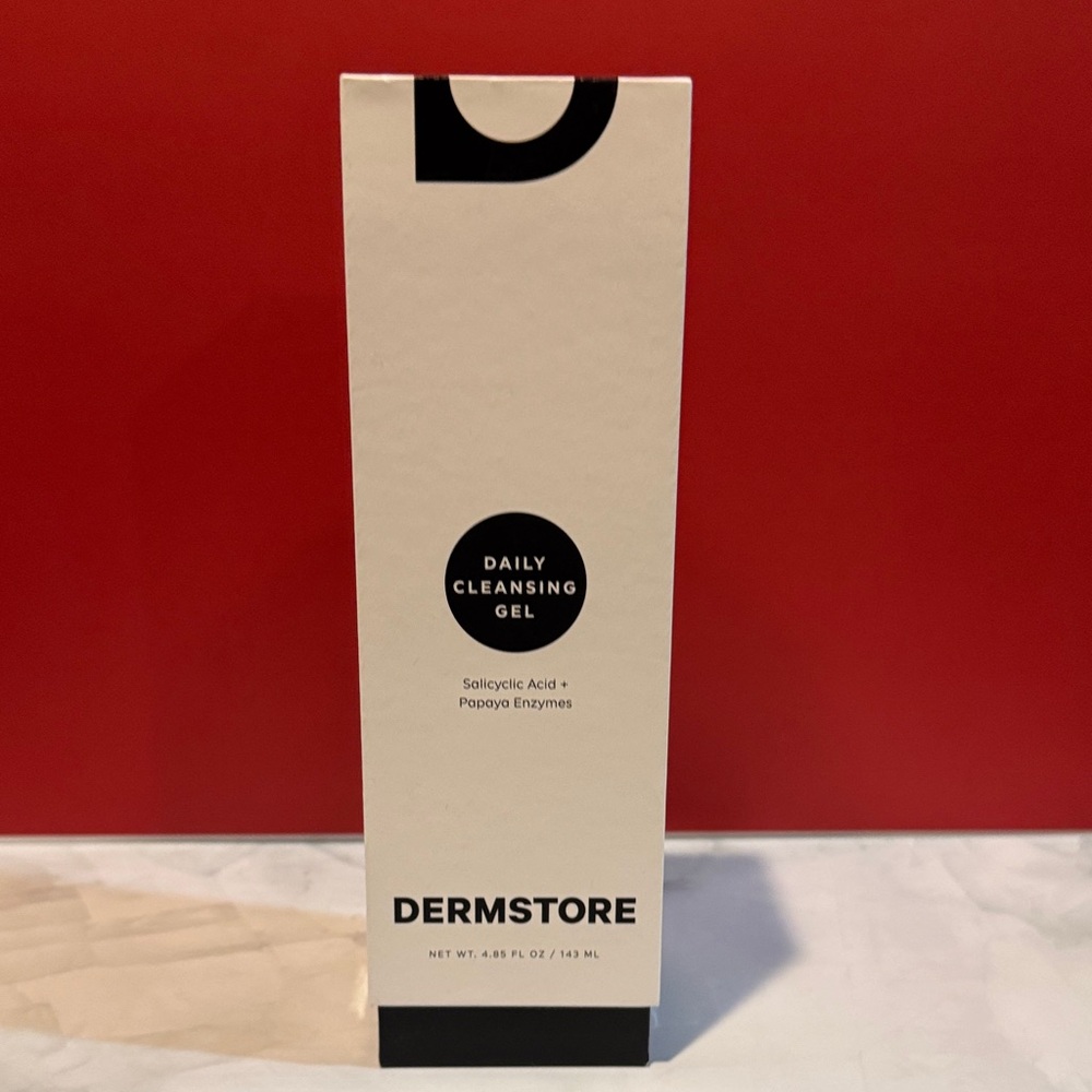 Daily Cleansing Gel - White